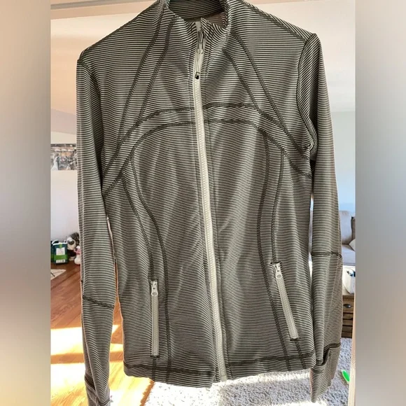 Lululemon Define jacket - Picture 6 of 7